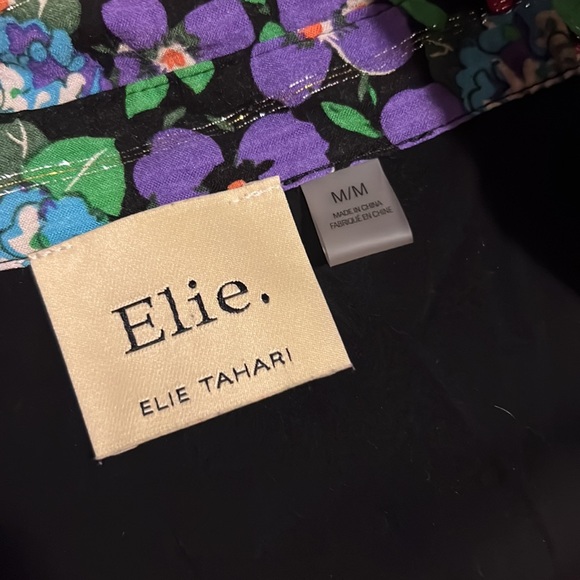 ELIE. By Tahari button up floral blouse MEDIUM - Picture 2 of 2
